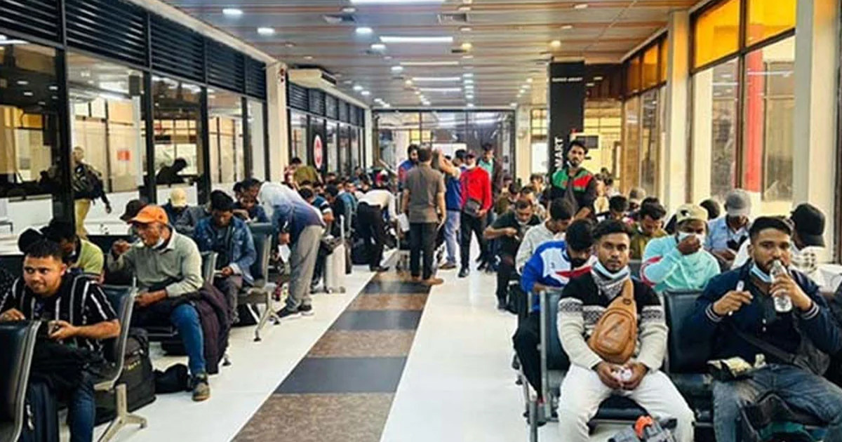 লিবিয়া থেকে দেশে ফিরলেন আরও ১৭৪ বাংলাদেশি