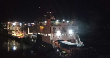 বৈরী আবহাওয়া: পাটুরিয়া-দৌলতদিয়া রুটে ফেরি চলাচল বন্ধ