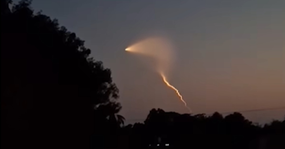 বাংলাদেশ থেকে দেখা গেল রহস্যময় আলো, ভিডিও ভাইরাল