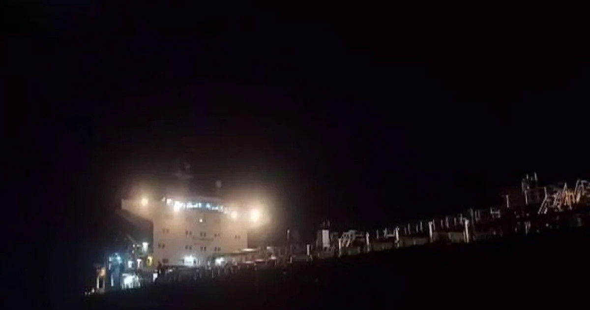 ওমান সাগরে তেলবাহী জাহাজ জব্দ করল ইরান