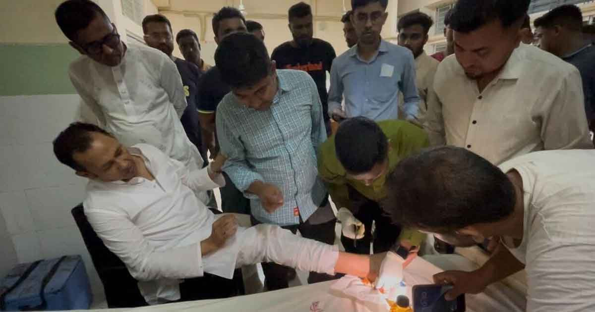 দুই গ্রামবাসীর রক্তক্ষয়ী সংঘর্ষ থামাতে গিয়ে এমপি আহত