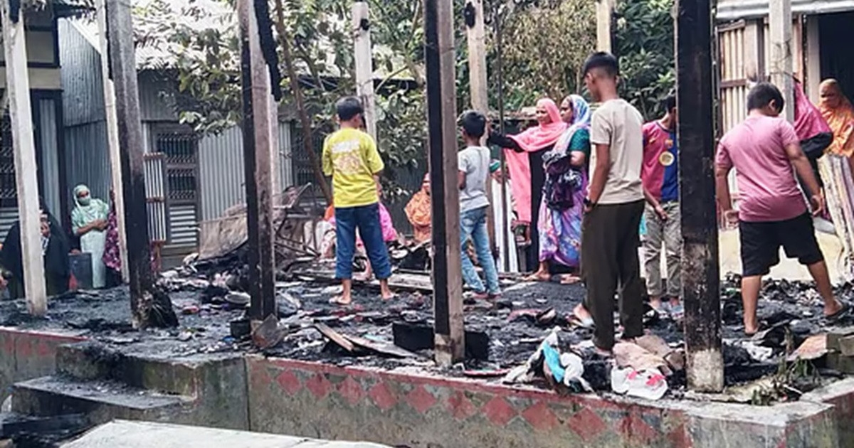 ঢাকায় ভয়াবহ আগুন, ৩ সন্তানকে বাঁচিয়ে পুড়ে ছাই সালাম-নাসিমা