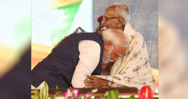 শপথ অনুষ্ঠানে মাখনলাল সরকারের পা ছুঁয়ে প্রণাম করলেন মোদি, কে এই মাখনলাল?