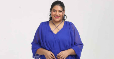লাইফ সাপোর্টে কারিনা
