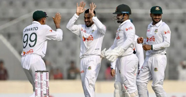 ঢাকা টেস্ট: দ্বিতীয় দিন শেষে ২৩৪ রানে পিছিয়ে পাকিস্তান