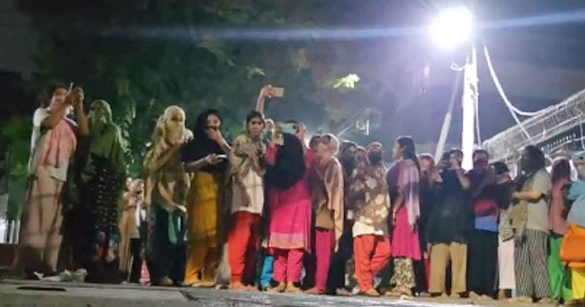 মধ্যরাতে উত্তাল ইডেন মহিলা কলেজ