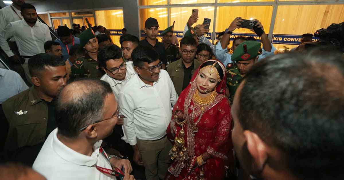 কর্মসূচি সংক্ষিপ্ত করে নবদম্পতির সঙ্গে সৌজন্য সাক্ষাৎ প্রধানমন্ত্রীর