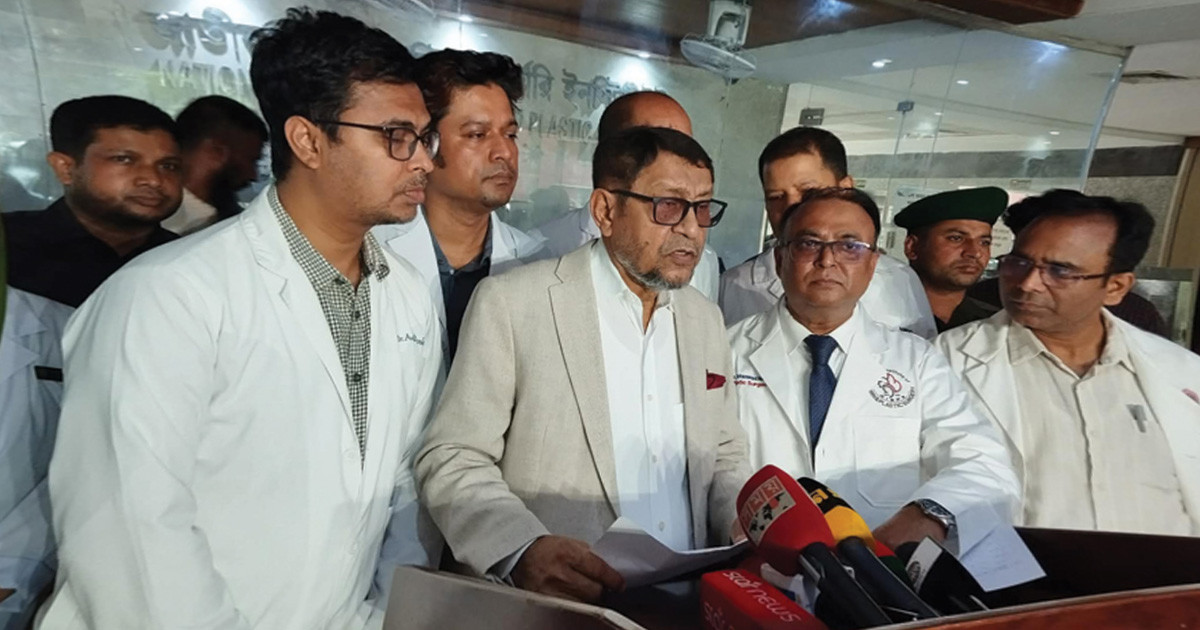 ফতুল্লার গ্যাস বিস্ফোরণে দগ্ধ পাঁচজনের সর্বোচ্চ চিকিৎসা নিশ্চিতের আশ্বাস স্বাস্থ্যমন্ত্রীর