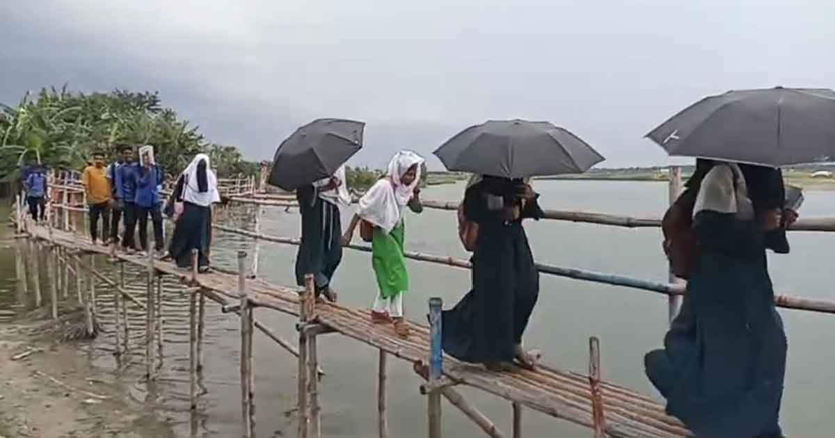 সাত গ্রামের মানুষের চলাচলের একমাত্র পথ, ৬ বছরেও হয়নি মেরামত