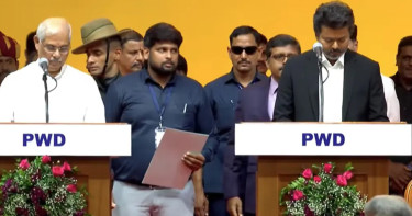 মুখ্যমন্ত্রী হিসেবে শপথ নিলেন থালাপতি বিজয়