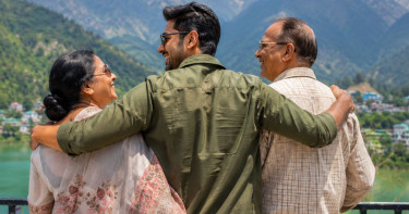 মা-বাবাকে নিয়ে বেড়াতে গেলেই ৩ দিনের ছুটি, মিলবে প্রণোদনাও