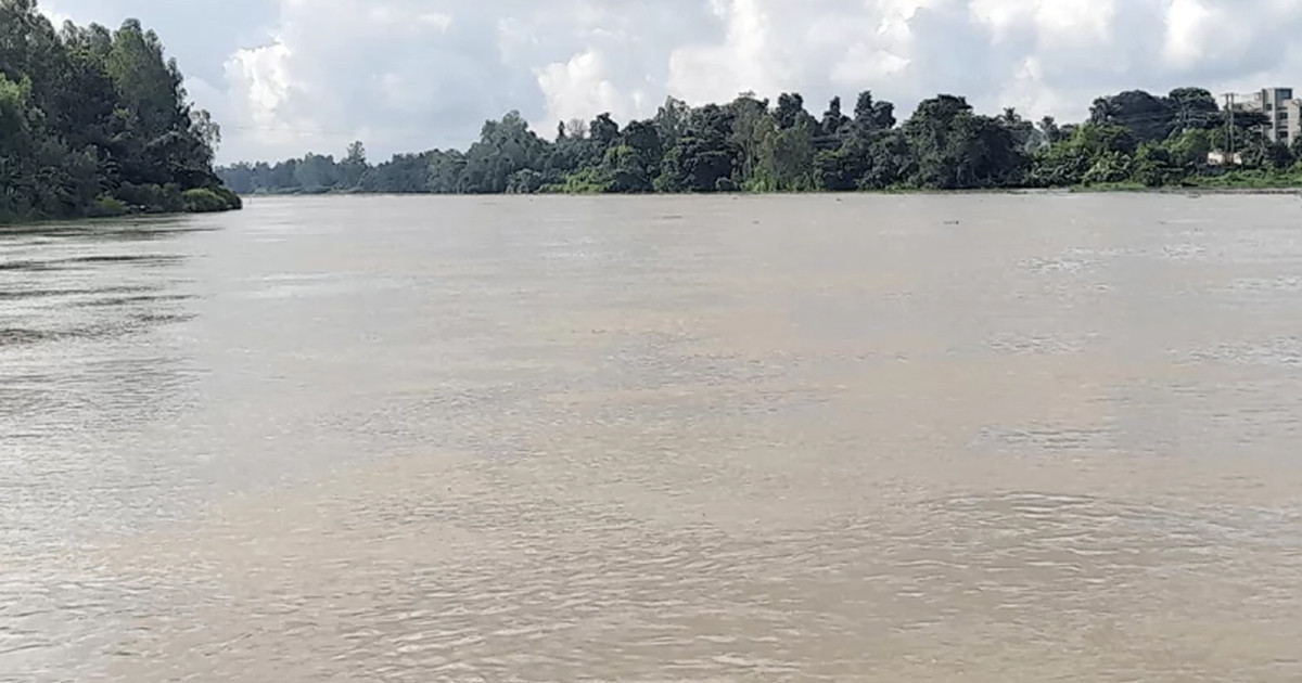 বিপৎসীমার ওপরে ৩ নদীর পানি