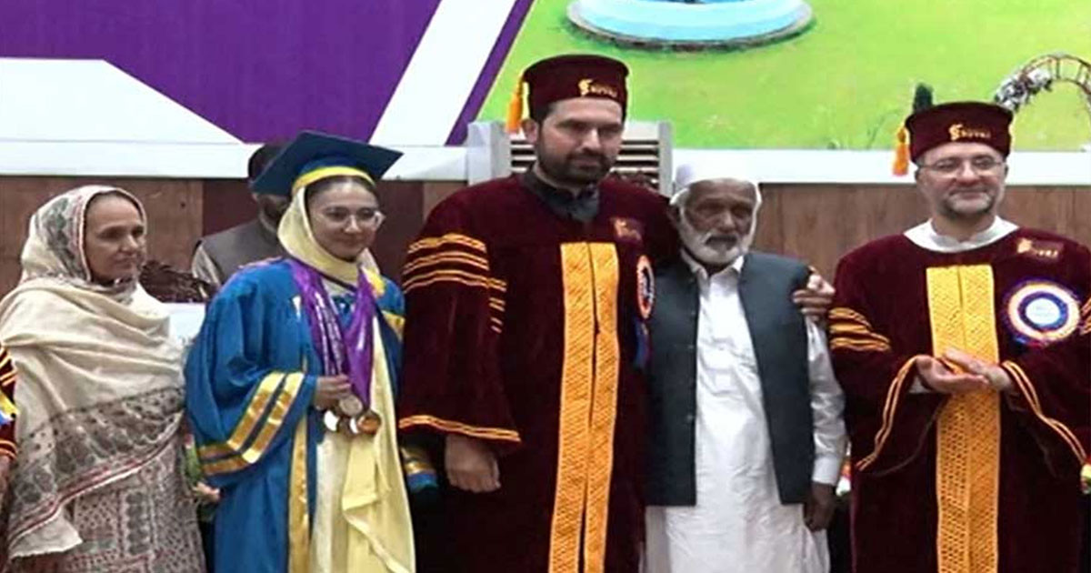 দর্জির মেয়ে পেলেন ১৭ স্বর্ণপদক, এমবিবিএস-এ গড়লেন ইতিহাস