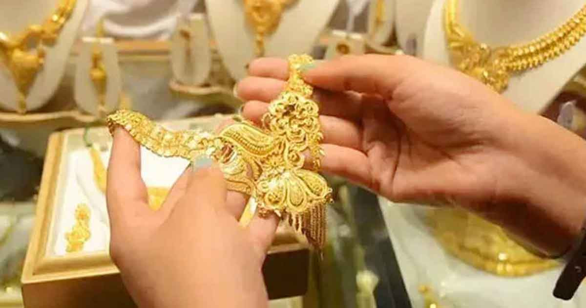 আজ যে দামে বিক্রি হচ্ছে সোনা