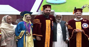দর্জির মেয়ে পেলেন ১৭ স্বর্ণপদক, এমবিবিএস-এ গড়লেন ইতিহাস