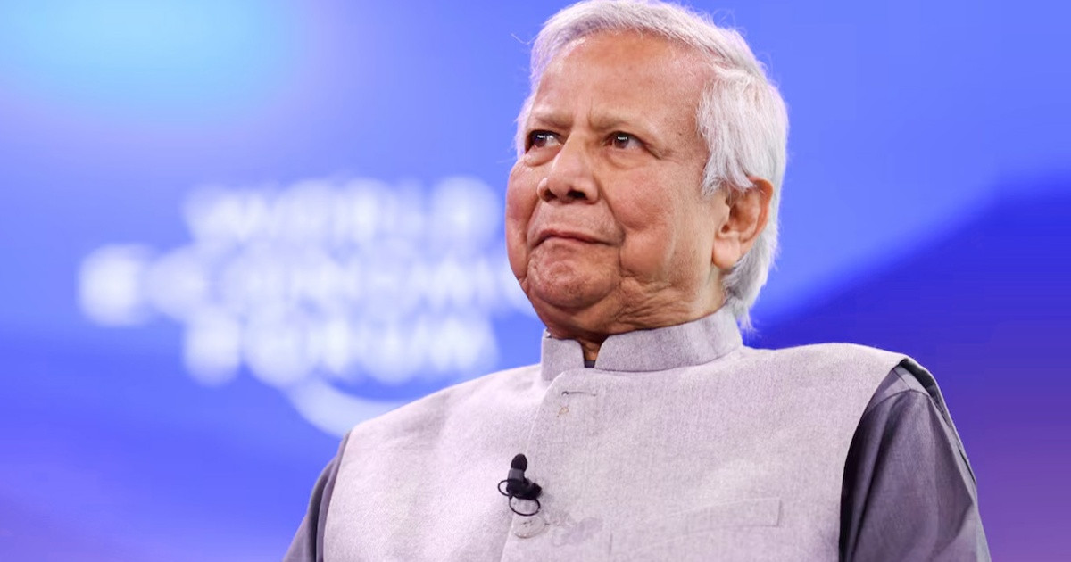 ড. ইউনূসের বিচার দাবিতে আদালত চত্বরে বিক্ষোভ