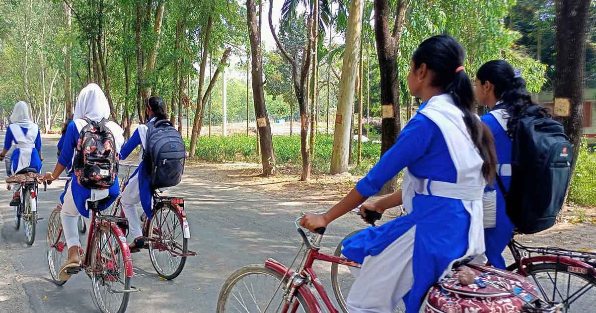 রহস্যজনকভাবে চারদিন ধরে নিখোঁজ, অবশেষে উদ্ধার হলো সেই স্কুলছাত্রীরা