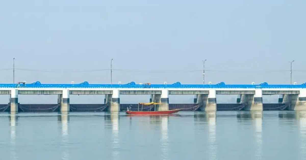 ৩৫ হাজার কোটি টাকার পদ্মা ব্যারাজ, লাভবান হবে কে?