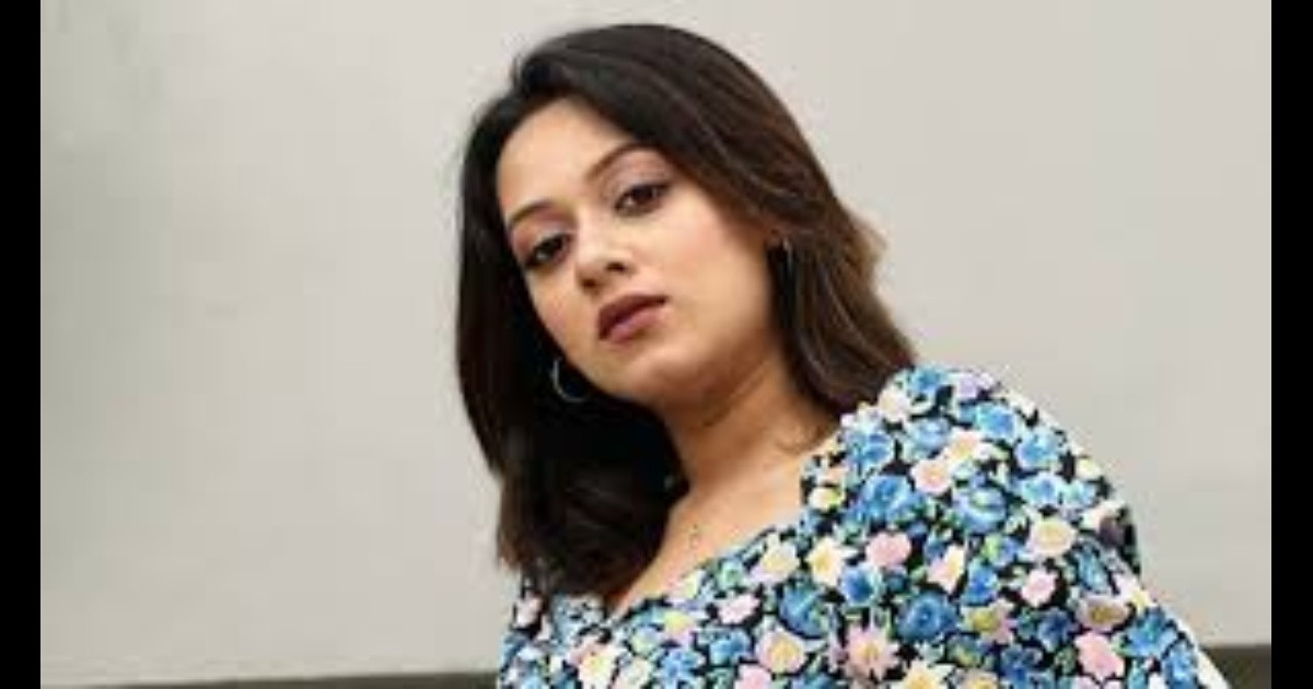 কারিনার মৃত্যুতে কাঁদছে দীঘি