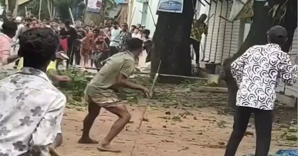 ফেসবুক পোস্ট থেকে রক্তক্ষয়ী সংঘর্ষ!