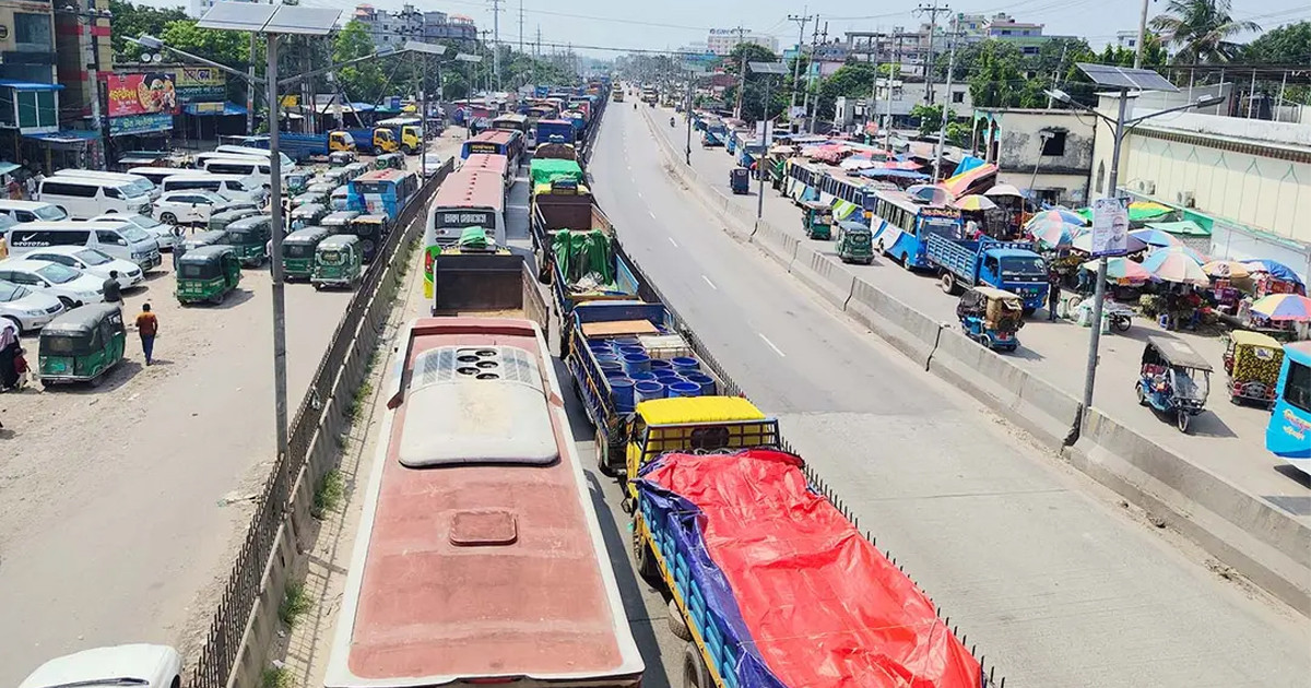 ঢাকা-চট্টগ্রাম মহাসড়কে তীব্র যানজট