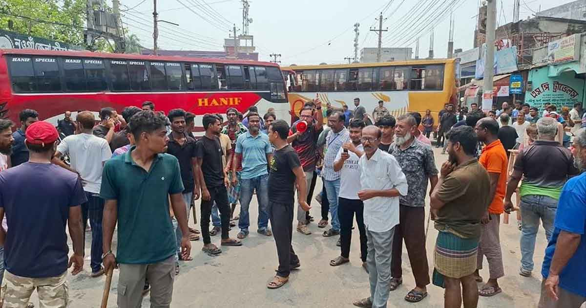 কাউন্টারে হামলা-মারধর, ঢাকা থেকে এক রুটে বাস চলাচল বন্ধ