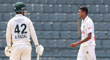 দুই উইকেট নিয়ে মধ্যাহ্নভোজে, বাংলাদেশের আরও চায় ৮ উইকেট