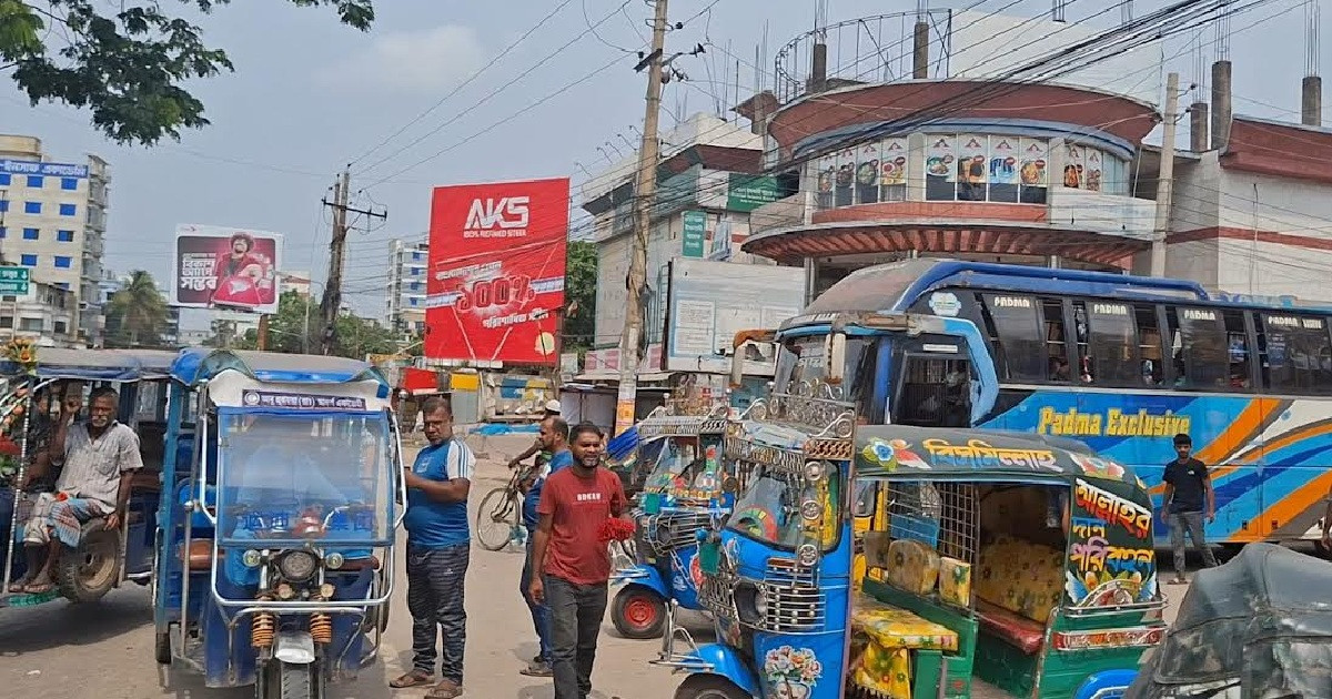 চাঁদপুর-কুমিল্লা রুটে বাস চলাচল শুরু