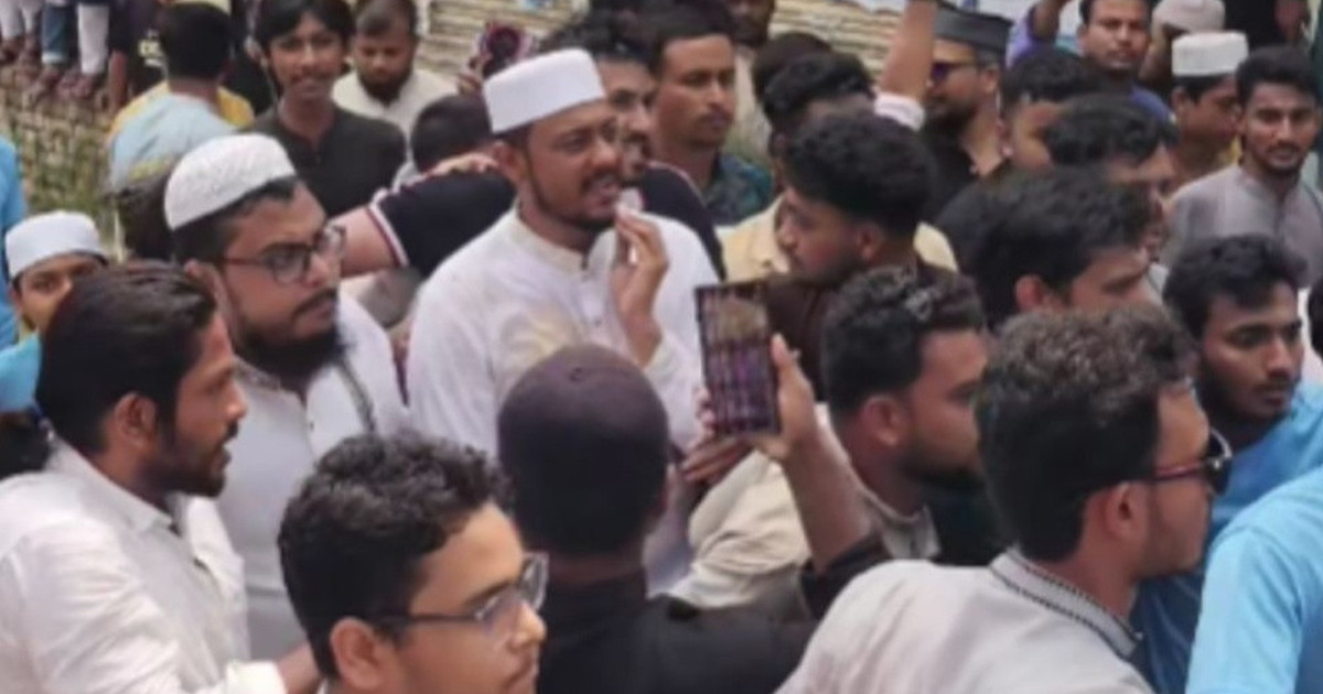 নাসীরুদ্দীন পাটওয়ারীর ওপর হামলা