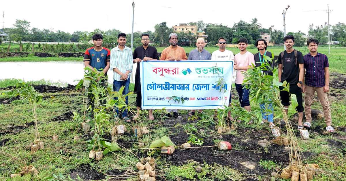 নিঃসঙ্গ প্রহরে ভালোবাসার ঈদ: বরিশালের বৃদ্ধাশ্রমে এক টুকরো আনন্দধারা