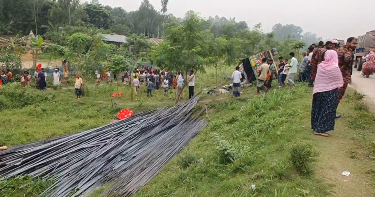 ট্রাক উল্টে নিহত ১৫ জনের মধ্যে ১৩ জনের পরিচয় পাওয়া গেছে
