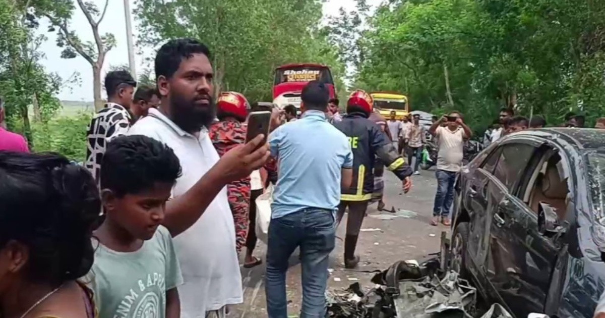 গোপালগঞ্জে ত্রিমুখী সংঘর্ষে নিহত ১, আহত ১৫