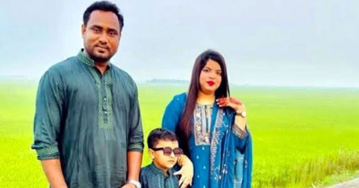 পিকআপের ধাক্কায় প্রাণ গেল একই পরিবারের ৩ জনের