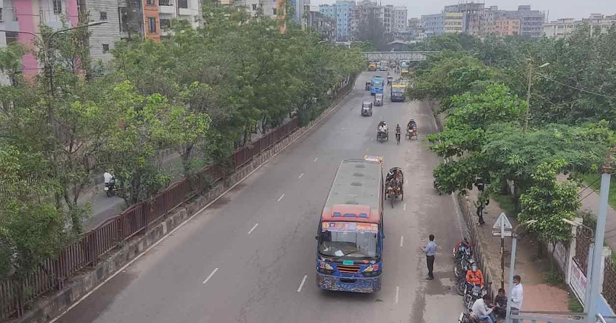 টানা ছুটিতে ফাঁকা ঢাকা যেন এক স্বস্তির নগরী