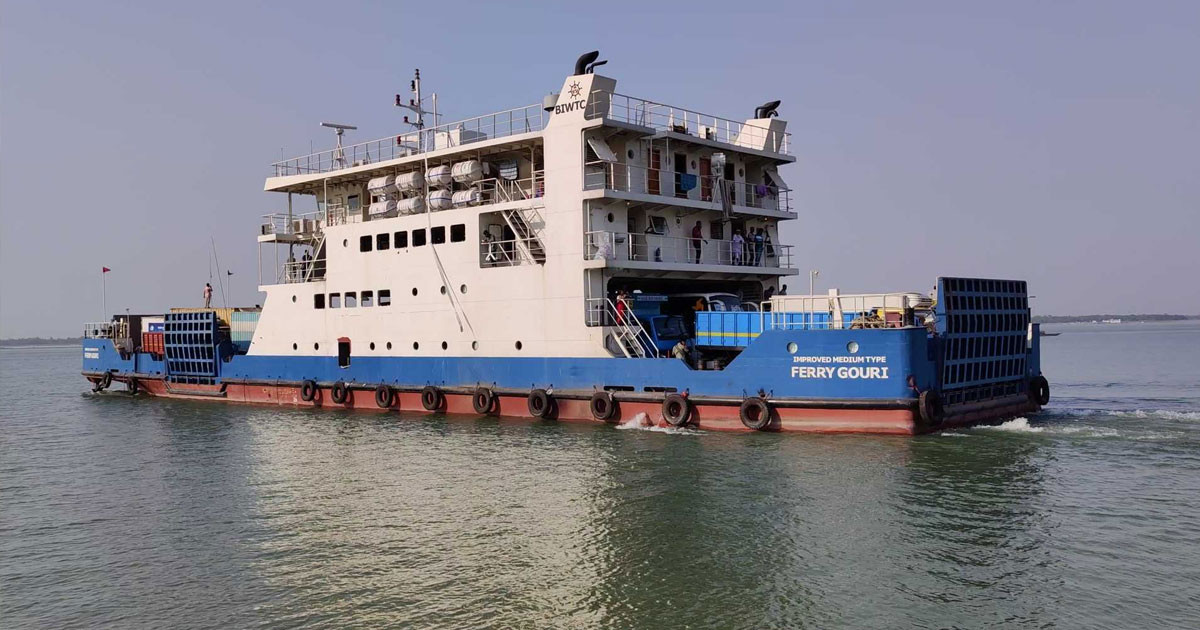 পাটুরিয়া-দৌলতদিয়া ও আরিচা-কাজিরহাটে ফেরি-লঞ্চ চলাচল বন্ধ