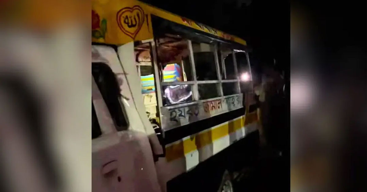 চট্টগ্রামে বাস-লেগুনা সংঘর্ষ, আশঙ্কাজনক অনেকে