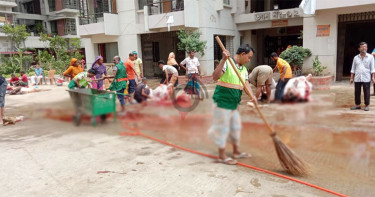 ঈদের দিনই পরিচ্ছন্ন রাজধানী গড়তে নিরলস কাজ করছেন পরিচ্ছন্নতাকর্মীরা