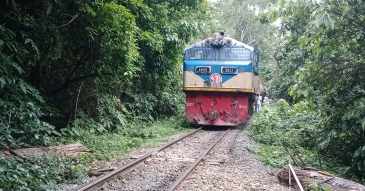 লাইনচ্যুত বগি উদ্ধার, সিলেটের সঙ্গে রেল যোগাযোগ স্বাভাবিক