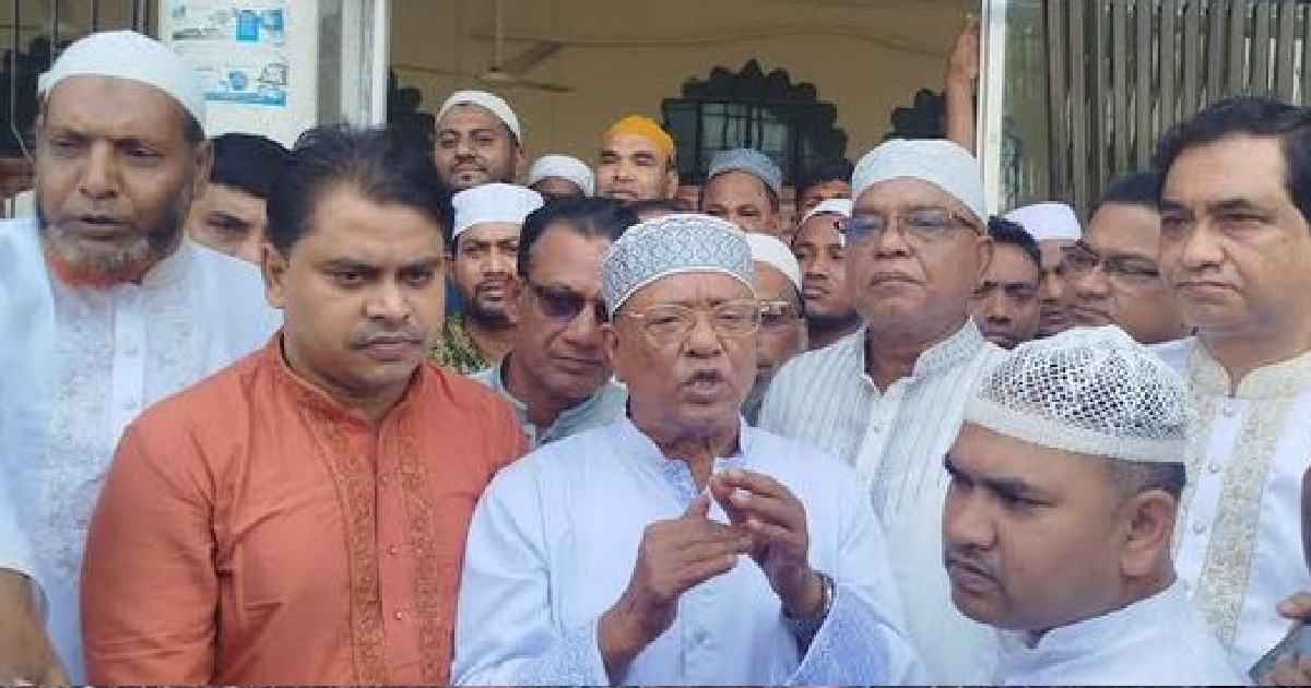 ফেনীতে জনসাধারণের সঙ্গে ঈদ শুভেচ্ছা বিনিময় পরিবেশমন্ত্রীর