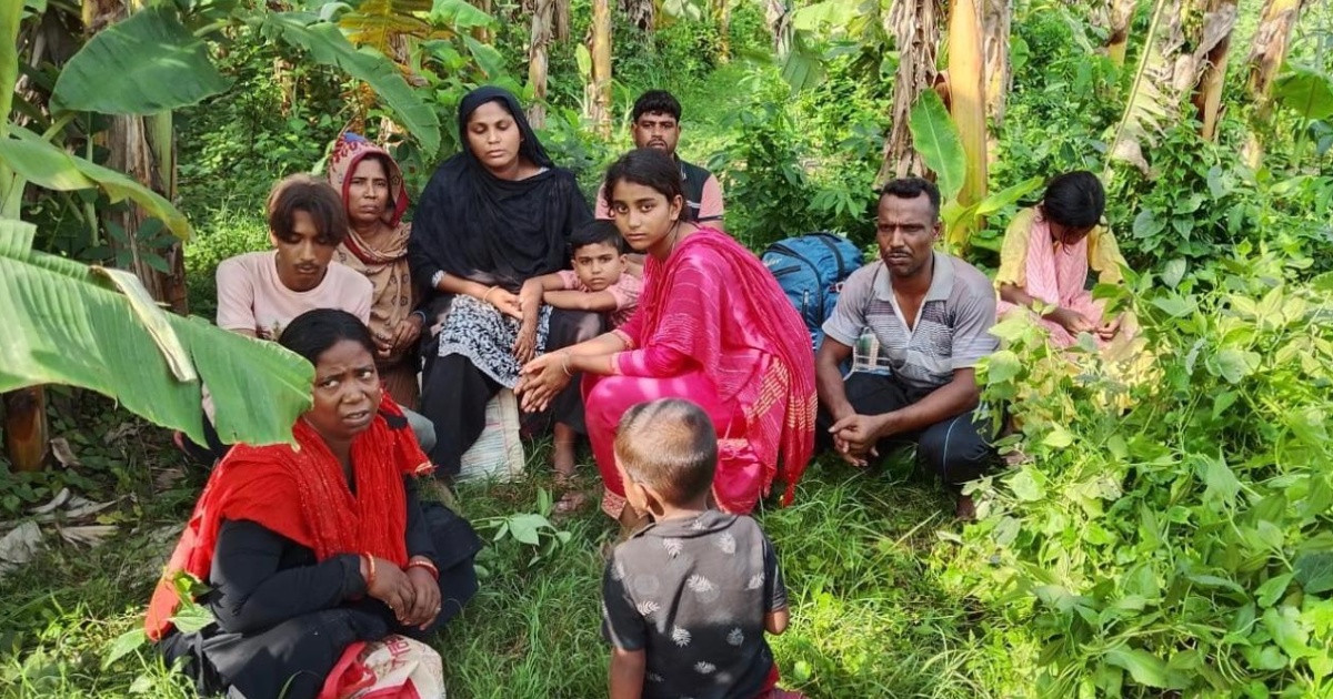 চুয়াডাঙ্গা সীমান্তে অবৈধ অনুপ্রবেশের অভিযোগে নারী ও শিশুসহ আটক ১০