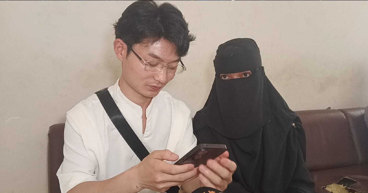 প্রেমের টানে সুদূর চীন থেকে মির্জাপুরে যুবক