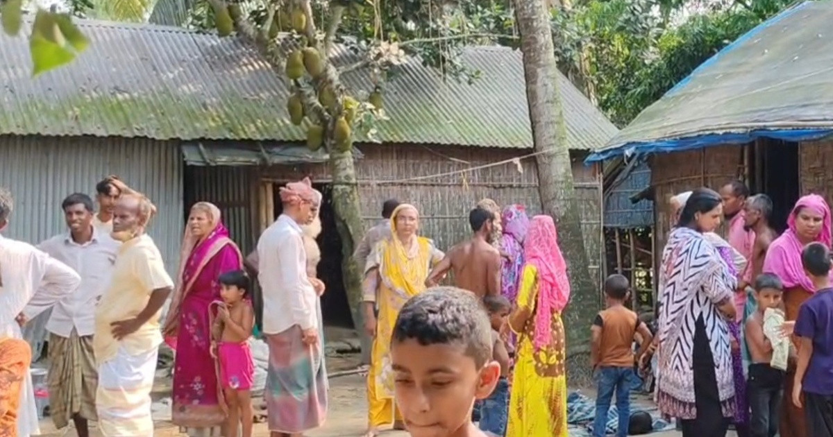 বৃষ্টির পানিতে ভেলা বানিয়ে খেলতে গিয়ে দুই শিশুর মৃত্যু