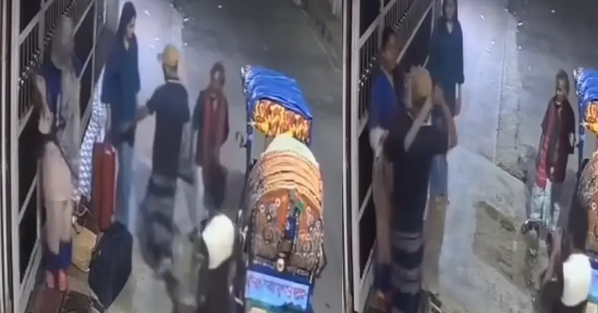 ছুটি শেষে মোহাম্মদপুরের বাসার ফটকে ছিনতাইয়ের শিকার দুই নারী, ভাইরাল ভিডিও