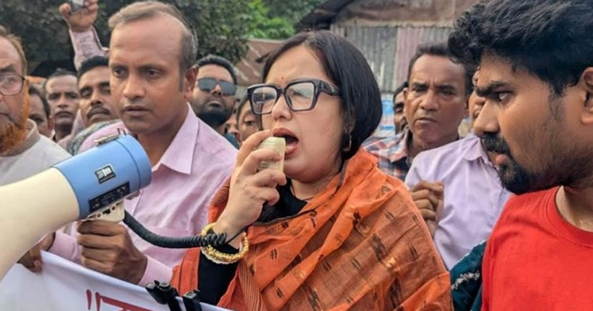 ‘অপরাধ বন্ধ করতে না পারা রাষ্ট্র কেন সিনেমা বন্ধে মদদ দেয়’