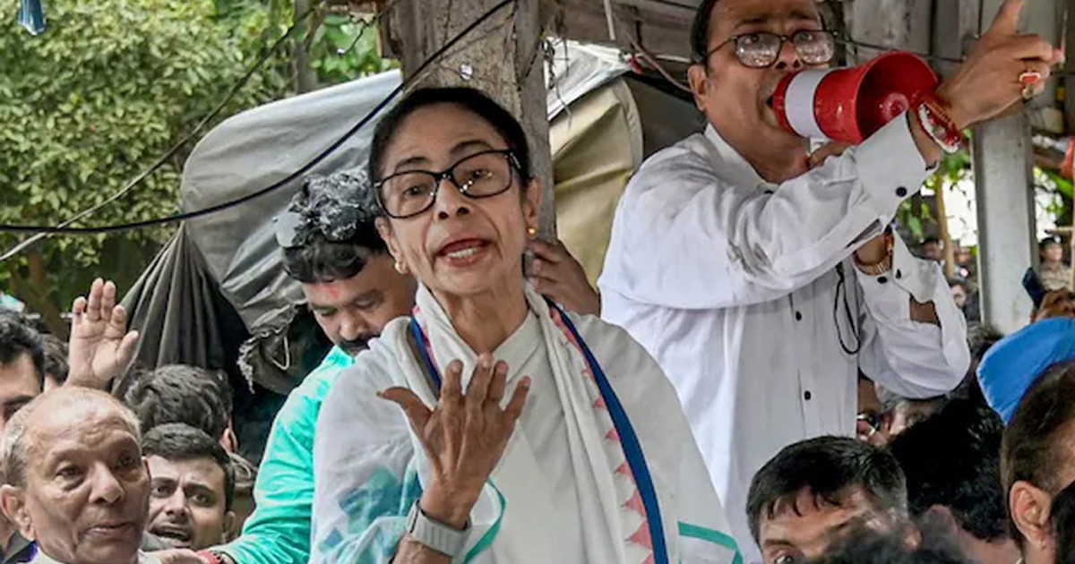 অনশনে মমতা বন্দ্যোপাধ্যায়