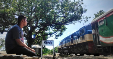 ‘বনলতা এক্সপ্রেসকে কেউ থামাতে পারে না’, হাসনাত আব্দুল্লাহর পোস্ট ভাইরাল