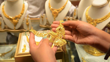 বিশ্ববাজারে আবারও কমলো স্বর্ণের দাম