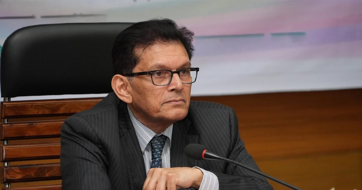 দেশে ফিরলেন পররাষ্ট্রমন্ত্রী