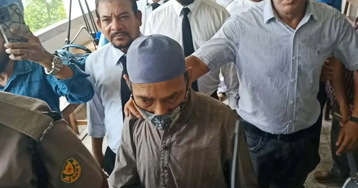 মেয়ের রায়ের অপেক্ষায় আদালতে রামিসার বাবা