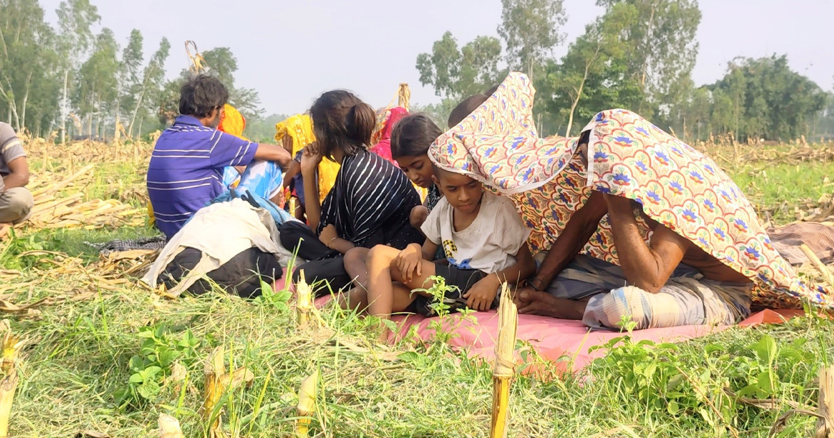 ৪৮ ঘণ্টা পর সীমান্তের শূন্যরেখা থেকে ১১ জনকে সরিয়ে নিল বিএসএফ